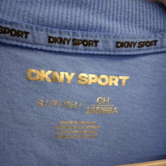 NWOT DKNY Women's Studded-Logo Tie Front T-Shirt, Cornflower Blue, SIZE SMALL - Picture 4 of 11
